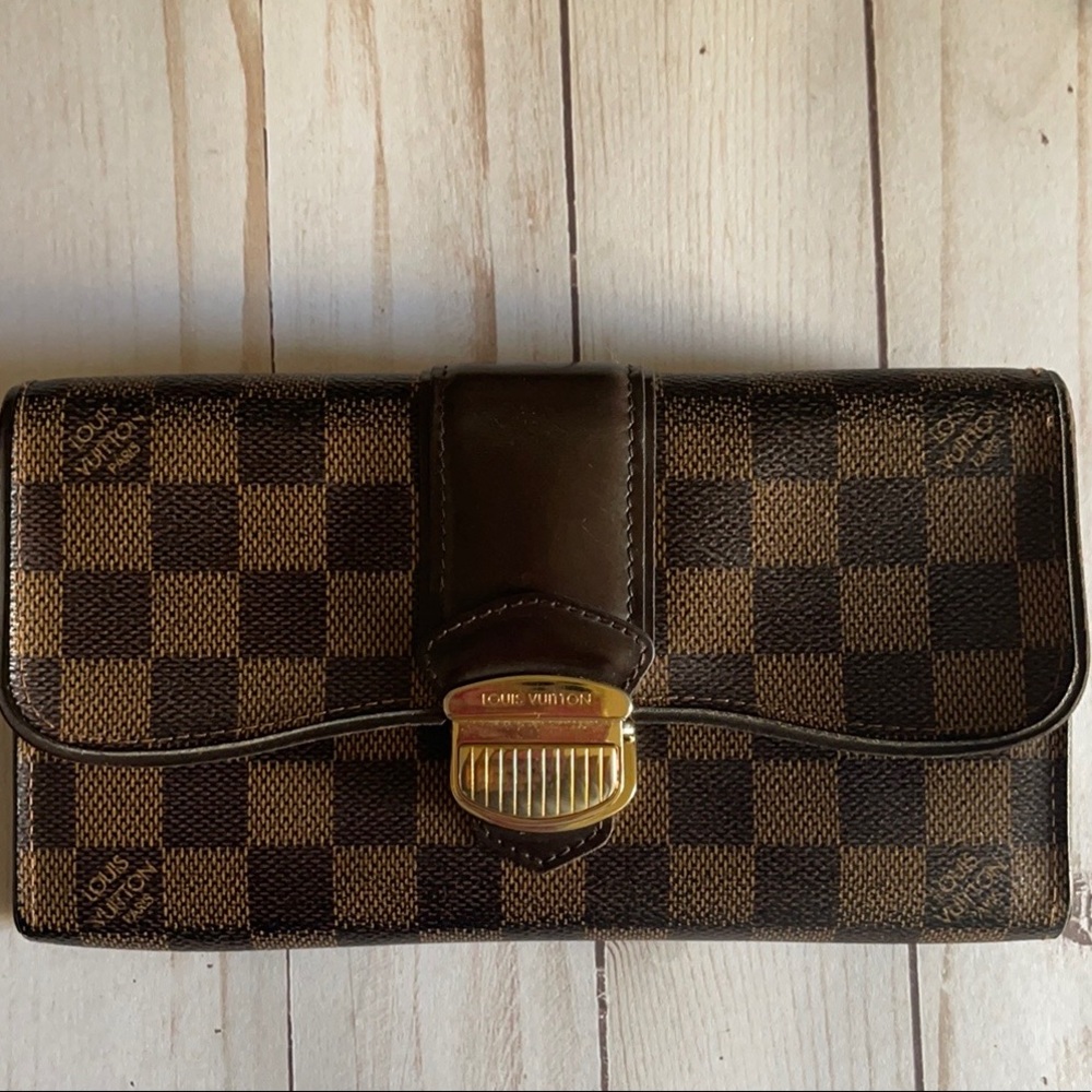 LOUIS VUITTON WALLET
